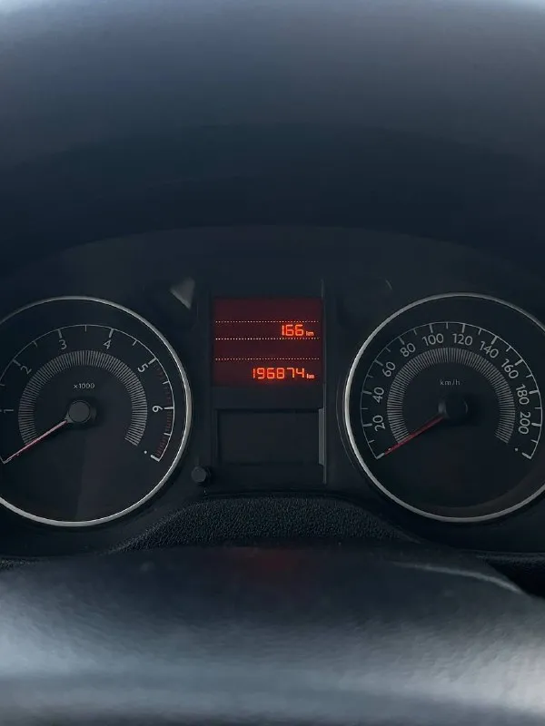 Продам личный автомобиль пежо 301 2013г обычный неприхотливый 1.6 на 115лс (ec5, продолжение tu5, только с фазиком - не проблемный ep6) на механике оригинальный пробег 197тыс 2 владельца, я второй владею год машинка хорошая, каждый день на ходу, не подводила, продажа по причине покупки нового авто кондиционер подогрев заднего стекла, зеркал и зоны дворников подгорев передних сидений полный электростеклопакет, электрорегулировка зеркал электроусилитель руля по двигателю: заменено масло в коробке 6тыс назад заменен грм, помпа и все ролики 6тыс назад заменены задние подшипники масло в двигателе заменено 500км назад новые тормозные колодки поставил хороший подлокотник с подсветкой, установил туманки с ангельскими глазками в комплекте новая шипованная зимняя резина салон все время был в чехлах, сиденья как новые кузов в хорошем состоянии в родной краске за исключением капота и бампера ржавчины нет от слова совсем, днище в идеале (скину фото по запросу) 2 ключа цена 870тыс + торг звонить по номеру +79495506978 - фотография - 10