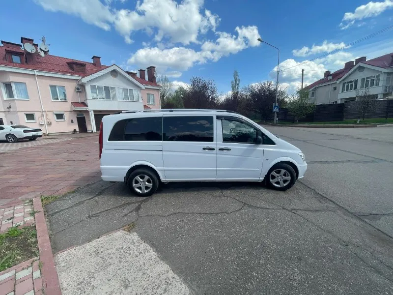 Продам mercedes vito 2.1 мт, 2011, пробег 270км цена 2 000 000 ₽ vito 639 пригнан с германии в идеальном состоянии контрактный двигатель ом 651 проведено полное то с заменами всех комплектующих сухая вэбаста произведены замены форсунок на новые масло менялось каждые 10т пробега, один владелец, машина в очень хорем состоянии +79591390163 📞 звоните: +7(959)1390163 - фотография - 4