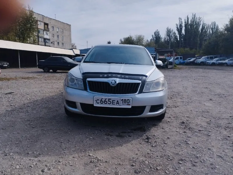 Продам! skoda а5. 2009 года. двигатель 1.4 бензин, без турбины. коробка механика. обслуживалась машина своевременно. на ходу каждый день. экономичный, надежный и очень резвый мотор! салон чистый и ухоженный! цена 650000 торг г. енакиево +79493292747 📞 звоните: +7(949)3292747 - фотография - 6