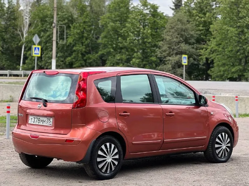 ‼️продам‼️ nissan note год: 2006 мотор: 1.6 коробка: автомат привод: передний автомобиль полностью обслужен, мотор работает ровно, не троит, не дымит. коробка переключает передачи плавно, без пинков и рыков. по кузову целая, дно тоже целое. подогревы передних сидений, два стеклоподъемника, кондиционер заправлен рабочий, обогрев заднего стекла, установлена сигнализация цена: 600.000 рублей, торг присутствует. номер для связи +79493530655 - фотография - 4