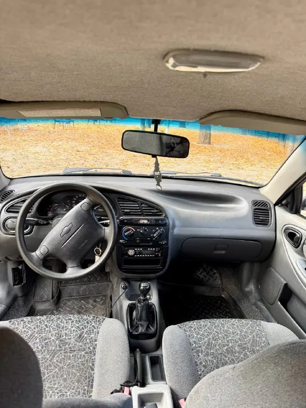 Продаю chevrolet lanos 2008 года выпуска. родной пробег 109.000 км. авто в отличном состояние. комплектация sx(гур, рабочий коноиционер,2 стеклоподъемника, часы, тахометр) двс 1.5 e-tec (opel) работает превосходно, масло не употребляет, коробка механическая без нареканий, ходовая часть обслужена. авто вложений не требует. кузов без дефектов. днище, пороги целые. стаканы, лонжероны без коррозии юридически чистый автомобиль, любой вид переоформления цена 285.000 рублей донецк +79495097888 - фотография - 8