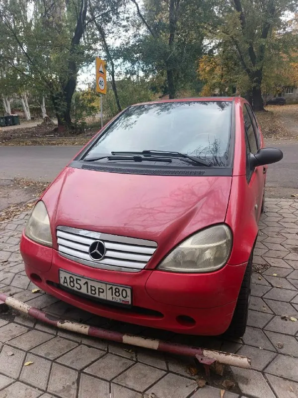 Mercedes benz a140. 1998 года. пробег 307 тыс км. двигатель 1.6 кпп механика. автомобиль каждый день... - фотография