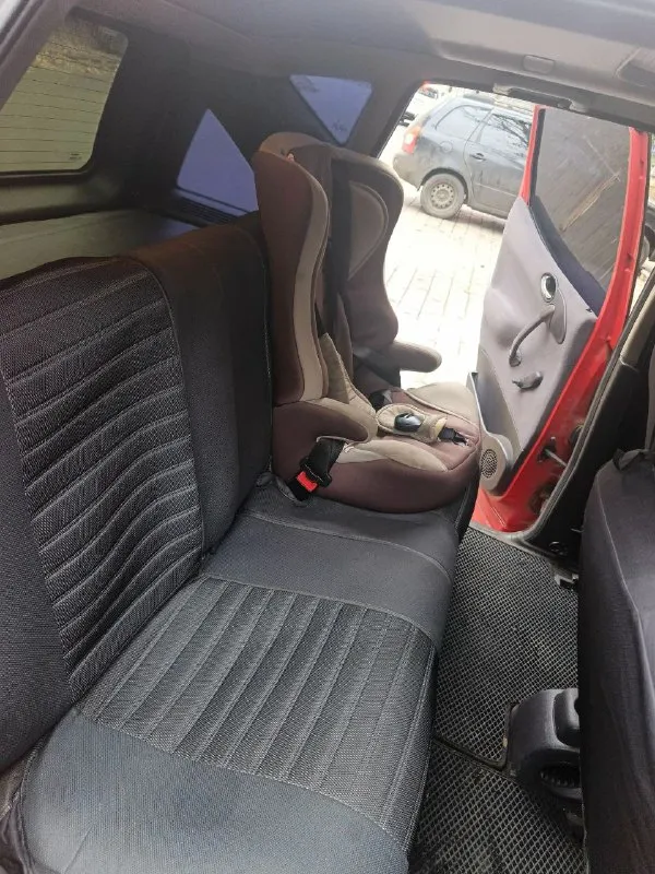 Mercedes benz a140. 1998 года. пробег 307 тыс км. двигатель 1.6 кпп механика. автомобиль каждый день в движении. камера заднего вида и регистратор. цена 275 тыс руб. торг символический. г. донецк. киевский район. т. +79493585040 📞 звоните: +7(949)3585040 - фотография - 8