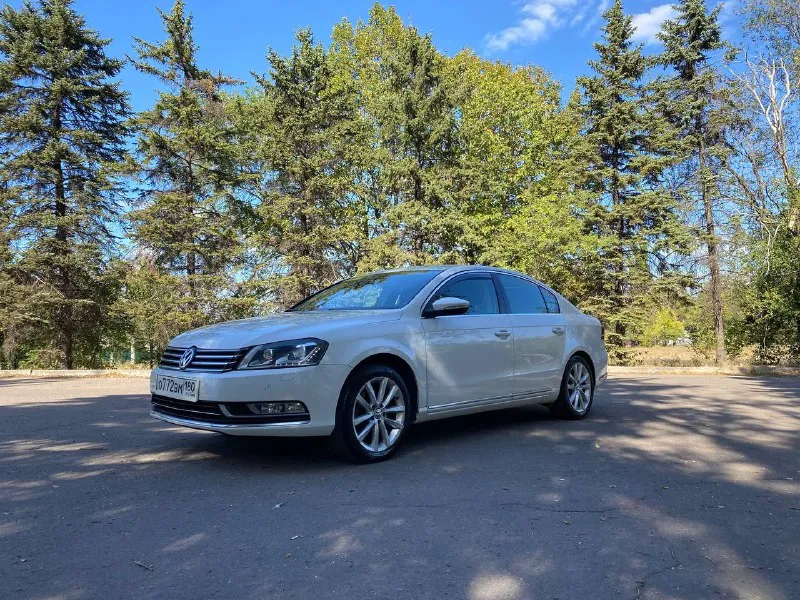 Продам пассат 2012 год, коробка автомат, мотор 1.8 пробег 160 тыс км оригинального, цена 1.300₽, автомобиль официальный в идеальном состоянии, вся обслужена, вопросы по тел кому нужна хорошая машина звоните +79494936731 или 3145487, находится в макеевке 2 комплекта резины - фотография - 10