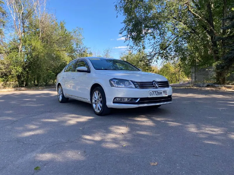 Продам пассат 2012 год, коробка автомат, мотор 1.8 пробег 160 тыс км оригинального, цена 1.300₽, автомобиль официальный в идеальном состоянии, вся обслужена, вопросы по тел кому нужна хорошая машина звоните +79494936731 или 3145487, находится в макеевке 2 комплекта резины - фотография - 7