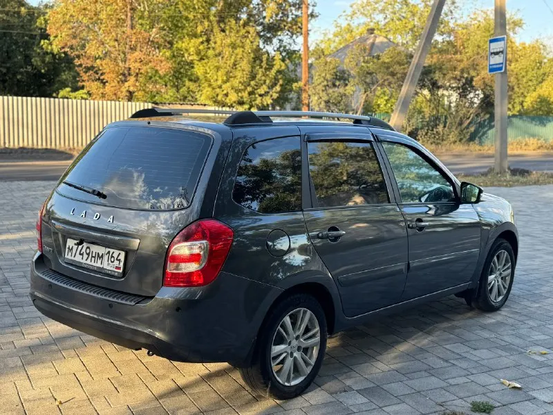 В продаже ваз grantа ( ваз гранта)2021 год выпуска. двигатель 1.6 (106 л. с)16кл, работает как часы. коробка без хрустов и вылетов. автомобиль в идеальном состоянии. кузов в родном окрасе. автотека зелень. максимальная комплектация:полный электропакет, abs, подушки безопасности, климат контроль, круиз контроль, подогрев сидений, зеркал, led-оптика, полная шумоизоляции, парктроники, teyes магнитола. ходовая без единого стука, вся новая, стойки ss20.стоит новый комплект сцепления. комплект зимней резины. машина без вложений. с документами полный порядок. цена 880.000 торг +79595854391 +79081737070 telegram 📞 звоните: +7(959)5854391 - фотография - 4