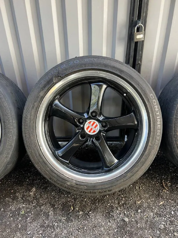 Продам: диски r-20 на touareg / q7 / cayenne и т. д цена: 39.999 руб (диски + резина в подарок!) ✅ диски - victor equipment характеристики - 10j, et-50, цо - 71.6 (dia), r-20, 5х130❗ ✅ резина летняя - 275 / 40 / r-20 состояние резины смотрите на фото. диски без следов сварки, один равнялся. достались с автомобилем, стояли на touaregе. 📍осмотр в г. дoнецк, калининский р-н. 📞🇷🇺звоните: +7 949-577-25-85 - фотография - 4