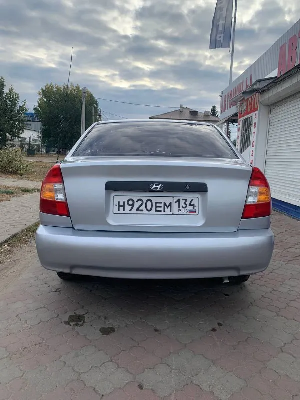 Hyundai accent 2007 год выпуска. пробег 212т км. в отличном состоянии. без гнили и ржавчины. без вложений. комплектация с кондиционером. стоит планшет с камерой заднего вида. автомобиль ухоженный, документы чистые. учет рф 🇷🇺 резина зимняя. цена 390000₽, хороший торг. авто в донецке. тел. +7 (949) 478-82-76 📲 tg: александр 📞 +7(949)4788276 📞 звоните: +7(949)4788276 - фотография - 7