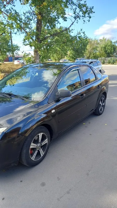 Продам ford focus2 м1.6.механика, 2006 г. я собственник!!! автомобиль полностью обслужен!!! автомобиль в хорошем состояни не дымит работает как часики, масло не расходует!!! кпп работает на все 💯 так как надо!!! ходовая часть в идеале не стучит не хрустит и не бьёт!!! по кузову всё отлично гнили нет!!! днище в отличном состоянии, пороги в идеальном состоянии!!!салон чистый опрятный и не прокуренный!!!комплекте зимняя резина в придачу!!! документы кристально чистые, штрафов нет, обременений нет!!! на учёт встанет без проблем!!! цена 475т!!! 89009519258 📞 звоните: +7(900)9519258 - фотография - 4