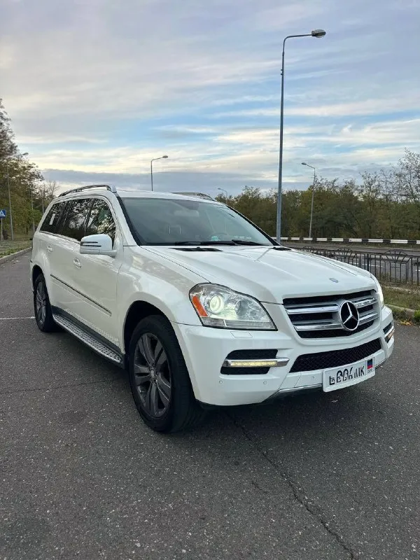 Продам mercedes gl x164, 2012г. , 3л турбо, 3 ряда, 7 местный. пробег 203000,комплектация с телевизо... - фотография