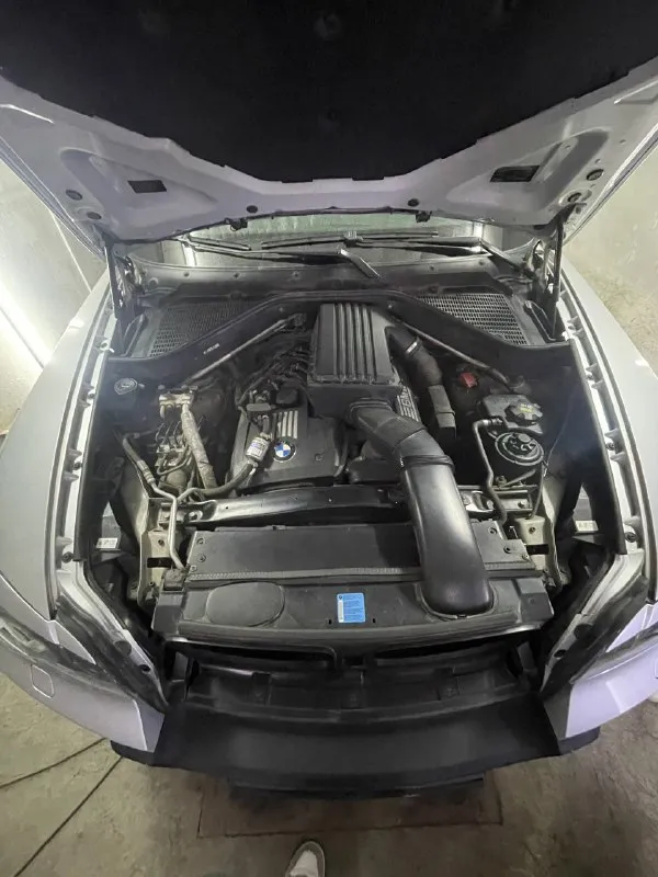 Продам bmw x5 e70 год выпуска: 2010 пробег: 245.000км бензин/газ автомобиль полностью в родном окрасе 2 комплекта колес (зима диски оригинальные bmw x6) по машине делать ничего не нужно, все делалось вовремя полная комплектация с панорамой и эл. регулировкой сидений гаражное хранение г. алчевск 💰цена: 1.800 000₽ тел: +79591510514 📞 звоните: +7(959)1510514 - фотография - 10