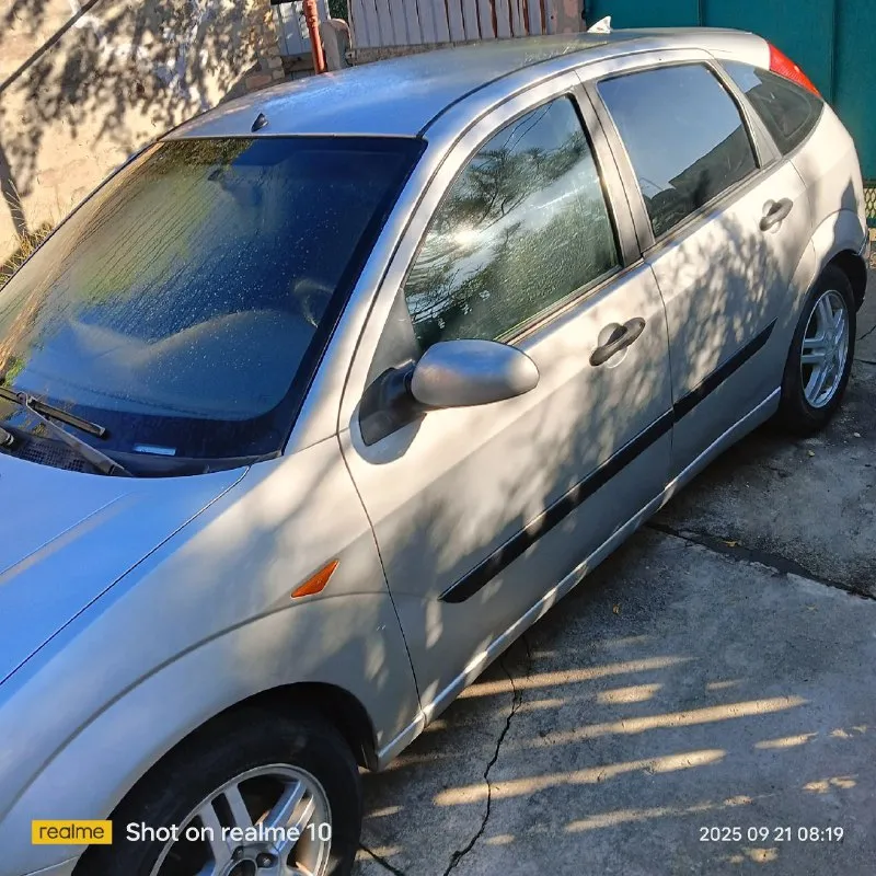 Форд фокус 1,2003г. двигатель 2л. бензин, акпп. продам свой автомобиль в нормальном состоянии двигатель коробка работают хорошо. телефон +79493051754 цена 340тыс. руб - фотография - 2