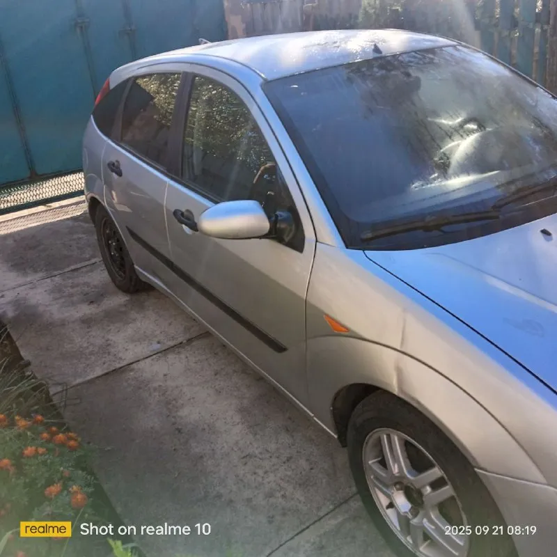 Форд фокус 1,2003г. двигатель 2л. бензин, акпп. продам свой автомобиль в нормальном состоянии двигатель коробка работают хорошо. телефон +79493051754 цена 340тыс. руб - фотография - 3