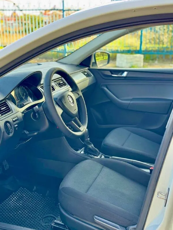 🚗 skoda rapid 💰цена: 900 000р. 🏢город: мариуполь 📅год выпуска: 2018 🧾пробег: 212 480 км. ⚙️двигатель: 1.6 110 л. с. ⛽топливо: бензин/газ ⚙️кпп: автомат 📞 телефон: +7-949-727-41-51 +7-989-263-55-56 +7-949-551-91-52 💾 описание:. .. e="background-image:url('//telegram. org/img/emoji/40/e29c85.png')">✅ гбо евро-4 ✅ техническая часть на 5+ ✅ южная эксплуатация. кондиционер ❄️ (работает отлично), электропакет, abs, airbag, усилитель руля, центральный замок, магнитола с bluetooth, подогрев сидений. улица шевченко 2️⃣6️⃣9️⃣ ⚠️бесплатно доставим этот или другой автомобиль в донецк, макеевку, бердянск, мелитополь и другие города новых территорий после детального видеообзора со всевозможными диагностиками⚠️ 🏦 возможна продажа в кредит по двум документам. - фотография - 7