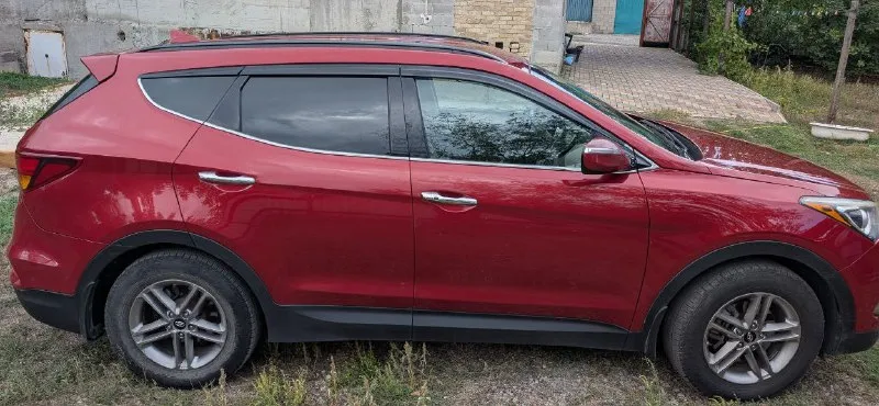 Hyundai santa fe 2.4 at, 2017, пробег 130 000 км, цена 2 🍋 (торг у капота) состояние отличное, хорошая комплектация, не перекуп, продаю личный автомобиль, все вопросы по телефону +79496391831, вин по запросу в личку. - фотография - 2