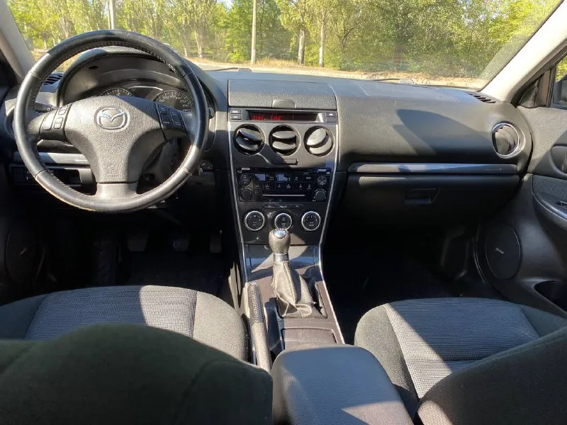 Продам мазда 6 2006 год мотор 2.0 механика пробег 210 тыс км оригинал, цена 630₽ авто в отличном техническом состоянии, весь обслужен, климат рабочий, просторный семейный автомобиль, ухоженный салон, автомобиль официальный, новая резина, один владелец с автосалона, гаражное хранение, экономный и практичный, все вопросы по тел +79494936731 находиться в макеевке - фотография - 3