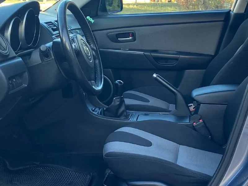 Продам мазда 3 sport bk 2007 год рестайлинг. автомобиль не пригон!! авто весь в заводском окрасе !!! в дтп ни когда не участвовала стёкла заводские !! 235.000 родной пробег мотор 2.0 (150 лс), коробка механическая 6 ступенчатая. технически полностью обслужена. мотор работает как часики !коробка бес каких либо намёков ходовая часть чотко ! на авто денег не жалел менялось всё вовремя !!! комплектация:датчик света, и дождя климат контроль(рабочий), подогревы передних сидений,4 подушки безопасности, хорошая акустика bose авто в очень красивом цвете и смотрится достойно !!рассмотрю обмен на автоваз цена 635 000тр торг +79495126369 донецк - фотография - 6