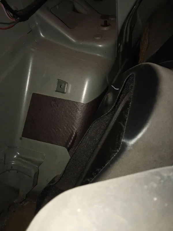 Продам мазда 3 sport bk 2007 год рестайлинг. автомобиль не пригон!! авто весь в заводском окрасе !!! в дтп ни когда не участвовала стёкла заводские !! 235.000 родной пробег мотор 2.0 (150 лс), коробка механическая 6 ступенчатая. технически полностью обслужена. мотор работает как часики !коробка бес каких либо намёков ходовая часть чотко ! на авто денег не жалел менялось всё вовремя !!! комплектация:датчик света, и дождя климат контроль(рабочий), подогревы передних сидений,4 подушки безопасности, хорошая акустика bose авто в очень красивом цвете и смотрится достойно !!рассмотрю обмен на автоваз цена 635 000тр торг +79495126369 донецк - фотография - 9