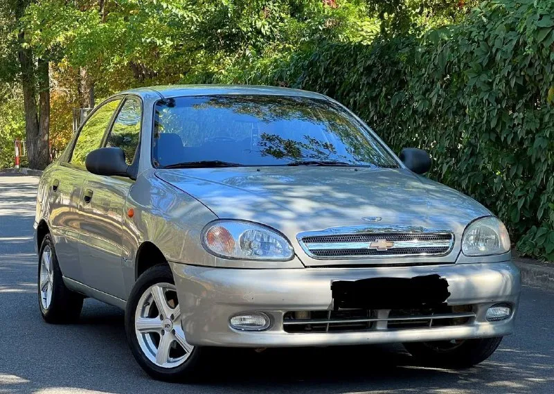 Chevrolet lanos 1.5л. в идеальном состоянии! 2009 год выпуска. куплена новой в 2009 году в автосалоне. родной подтверждённый пробег 182.тыс. км. ️ птс оригинал! кузов в дтп не участвовал. полностью оцинкован! богатая комплектация: кондиционер(заправлен и дует❄️). гидроусилитель руля. подушки безопасности airbag. система abs. эл. стеклоподъемники с доводчиками. заводская сигнализация. доп. установлено: мультимедиа android с bluetooth и качественной аудио системой. стоит диски r15 на новой резине! донецк. торг. цена 375 +79494355183 - фотография - 2