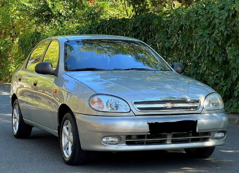 Chevrolet lanos 1.5л. в идеальном состоянии! 2009 год выпуска. куплена новой в 2009 году в автосалоне. родной подтверждённый пробег 182.тыс. км. ️ птс оригинал! кузов в дтп не участвовал. полностью оцинкован! богатая комплектация: кондиционер(заправлен и дует❄️). гидроусилитель руля. подушки безопасности airbag. система abs. эл. стеклоподъемники с доводчиками. заводская сигнализация. доп. установлено: мультимедиа android с bluetooth и качественной аудио системой. стоит диски r15 на новой резине! донецк. торг. цена 375 +79494355183 - фотография - 4