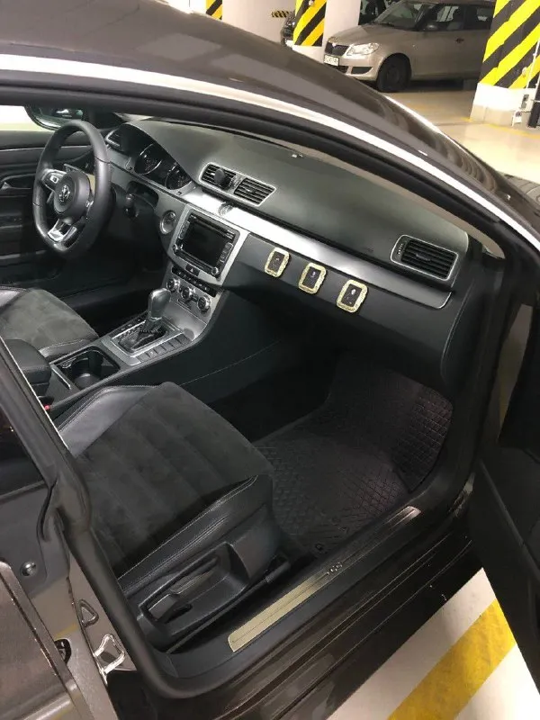 Продаю vw passat cc 2013г.
1.8 Tsi 7 dsg автомат
Пробег 126.000
2Й хозяин с 2013г.

Двигатель 1.8 tsi ( из-за незаметного выхода из строя форсунок на 113 сделан капитальный ремонт дивигателя с устронением всех недостатков) так что новому владельцу переживать больше не за что.
Диски ориг. R19 с резиной michelin 235/35

Все свое время хранилась в паркинге !!!
Без дтп
Крашено только левое крыло и капот(есть фото причины покраски)
Документы все в порядке.
Ставлю на российский учет без права перерегистрации 5 лет
Цена 1.550.000
Тел. +79493801918 - фотография - 5