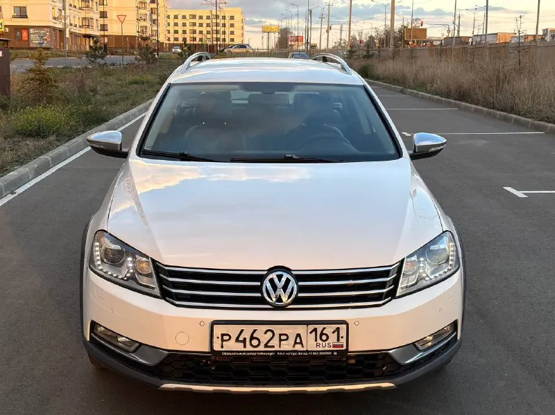 Volkswagen passat, 2012 alltrack 4motion двигатель: 2000cc / 211hp / 155kw tfsi тип коробки передач: nme(6a) автомобиль в отличном состоянии! мотор работает тихо без посторонних шумов, масложора нет! коробка работает отлично, не пинает не буксует!(обслуживалась) по ходовой все в порядке! полный привод обслужен автомобиль в максимальной комплектации!вентиляция передних сидений, массаж передних сидений! климат контроль греет холодит! адаптивный свет абсолютно всё работает! очень надёжный комфортный красивый универсал на полном приводе! цена 1 250 000₽ торг остальные вопросы по телефону: +79496361868 телега +380681107552 воцап телега - фотография - 2
