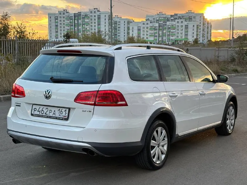 Volkswagen passat, 2012 alltrack 4motion двигатель: 2000cc / 211hp / 155kw tfsi тип коробки передач: nme(6a) автомобиль в отличном состоянии! мотор работает тихо без посторонних шумов, масложора нет! коробка работает отлично, не пинает не буксует!(обслуживалась) по ходовой все в порядке! полный привод обслужен автомобиль в максимальной комплектации!вентиляция передних сидений, массаж передних сидений! климат контроль греет холодит! адаптивный свет абсолютно всё работает! очень надёжный комфортный красивый универсал на полном приводе! цена 1 250 000₽ торг остальные вопросы по телефону: +79496361868 телега +380681107552 воцап телега - фотография - 4