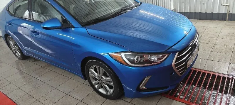 Hyundai elantra vi se 2017 2.0 акпп 6-ст 152 л. с. родной пробег 122 тыс. км машина в отличном техническом и эстетическом состоянии, обслужена и ухожена. без ошибок, скрытых и явных дефектов. хорошая комплектация: японский 6тиступенчатый автомат с 3 режимами: eco-standart-sport, мультируль, круиз-контроль, 2х-зонный климат-контроль, подогрев сидений, цветной многофункциональный монитор с камерой заднего вида и carpay, датчик давления в шинах, литые диски. по тп 2016, по vin 2017 за машину не стыдно донецк, 1,350 млн, торг +7949 324 23 37 - фотография - 1
