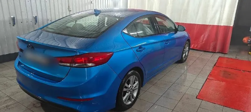 Hyundai elantra vi se 2017 2.0 акпп 6-ст 152 л. с. родной пробег 122 тыс. км машина в отличном техническом и эстетическом состоянии, обслужена и ухожена. без ошибок, скрытых и явных дефектов. хорошая комплектация: японский 6тиступенчатый автомат с 3 режимами: eco-standart-sport, мультируль, круиз-контроль, 2х-зонный климат-контроль, подогрев сидений, цветной многофункциональный монитор с камерой заднего вида и carpay, датчик давления в шинах, литые диски. по тп 2016, по vin 2017 за машину не стыдно донецк, 1,350 млн, торг +7949 324 23 37 - фотография - 4