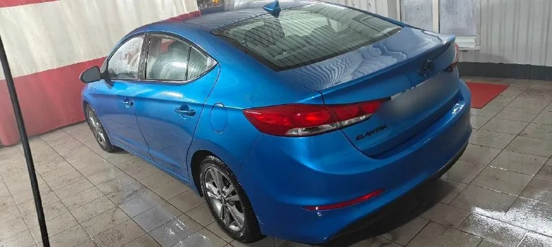 Hyundai elantra vi se 2017 2.0 акпп 6-ст 152 л. с. родной пробег 122 тыс. км машина в отличном техническом и эстетическом состоянии, обслужена и ухожена. без ошибок, скрытых и явных дефектов. хорошая комплектация: японский 6тиступенчатый автомат с 3 режимами: eco-standart-sport, мультируль, круиз-контроль, 2х-зонный климат-контроль, подогрев сидений, цветной многофункциональный монитор с камерой заднего вида и carpay, датчик давления в шинах, литые диски. по тп 2016, по vin 2017 за машину не стыдно донецк, 1,350 млн, торг +7949 324 23 37 - фотография - 5