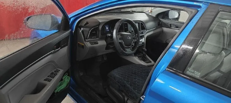 Hyundai elantra vi se 2017 2.0 акпп 6-ст 152 л. с. родной пробег 122 тыс. км машина в отличном техническом и эстетическом состоянии, обслужена и ухожена. без ошибок, скрытых и явных дефектов. хорошая комплектация: японский 6тиступенчатый автомат с 3 режимами: eco-standart-sport, мультируль, круиз-контроль, 2х-зонный климат-контроль, подогрев сидений, цветной многофункциональный монитор с камерой заднего вида и carpay, датчик давления в шинах, литые диски. по тп 2016, по vin 2017 за машину не стыдно донецк, 1,350 млн, торг +7949 324 23 37 - фотография - 7