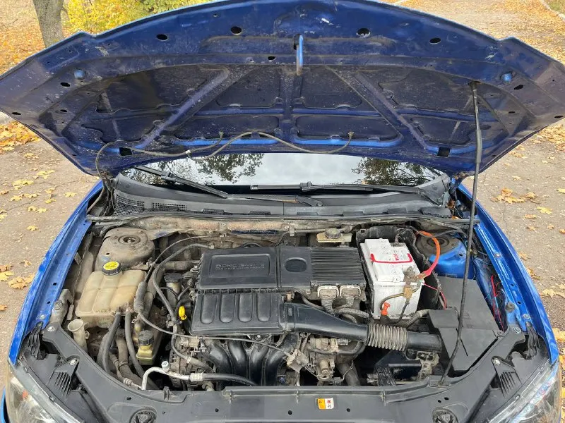 Продаю mazda 3 в хорошем состоянии. машина ухоженная и обслуженная: • кузов в хорошем состоянии для своих лет, дно 4/5 есть моменты. • низа дверей, пороги, стаканы, лонжероны целые. • двигатель 1,6л бензин и автоматическая коробка передач работают идеально • пробег 200 тыс км. • android магнитола, кондиционер, подушки безопасности,4электро стеклоподъёмника, подогревы сидений, усилитель руля, абс, корректор фар, линзованная оптика, обогрев заднего стекла • центральный замок, хорошая летняя резина • салон чистый и аккуратный • все расходники менялись вовремя • вин номер и номер двигателя заводские и хорошо читаемые!авто смотрится. призжайте-договоримся! ✅ экономный и при этом бодрый мотор ✅ недорогое обслуживание ✅ отличный вариант для повседневных поездок по городу и за его пределами документы в порядке, без ограничений. цена 420 тыс ₽. торг г. амвросиевка 📞 звоните, отвечу на все вопросы. +79493667987 - фотография - 5