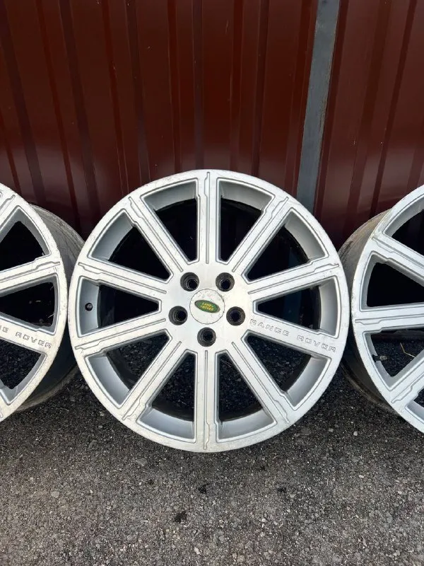 Продам: диски r-20 на land rover / bmw и т. д цена: 15.000 руб (за комплект- 4.шт) ✅ характеристики - 9j, et-50, цо - 72.6 (dia), r-20, 5х120❗ ✅ состояние смотрите на фото. достались с автомобилем, стояли на lr range rover sport. 📍осмотр в г. дoнецк, калининский р-н. 📞🇷🇺звоните: +7 949-577-25-85 - фотография - 3