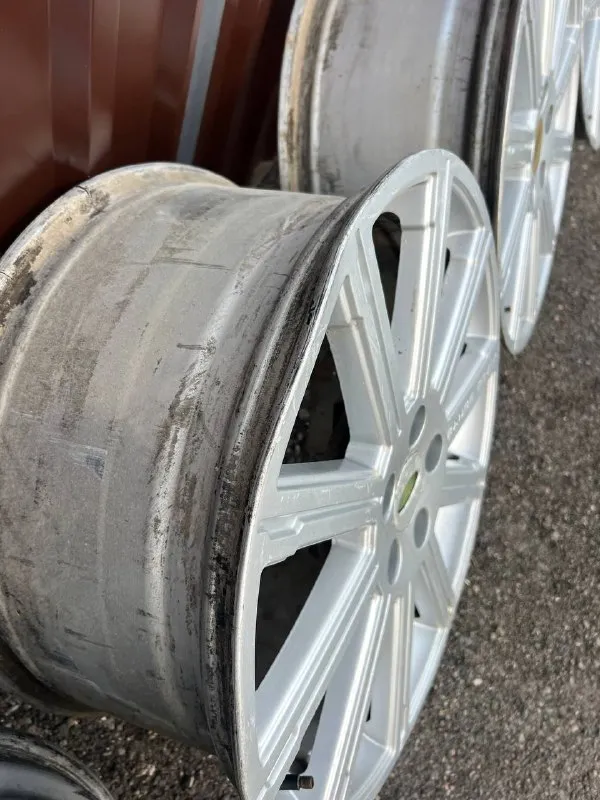Продам: диски r-20 на land rover / bmw и т. д цена: 15.000 руб (за комплект- 4.шт) ✅ характеристики - 9j, et-50, цо - 72.6 (dia), r-20, 5х120❗ ✅ состояние смотрите на фото. достались с автомобилем, стояли на lr range rover sport. 📍осмотр в г. дoнецк, калининский р-н. 📞🇷🇺звоните: +7 949-577-25-85 - фотография - 7