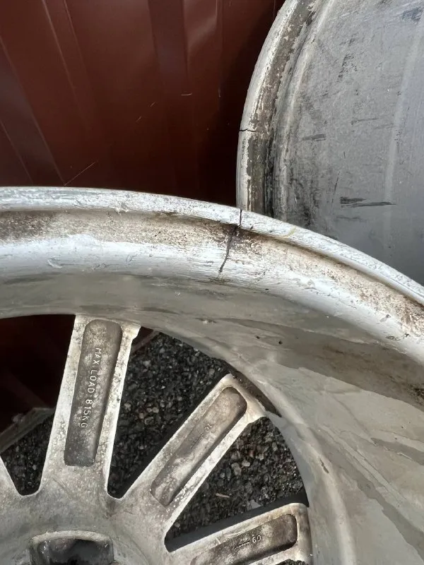 Продам: диски r-20 на land rover / bmw и т. д цена: 15.000 руб (за комплект- 4.шт) ✅ характеристики - 9j, et-50, цо - 72.6 (dia), r-20, 5х120❗ ✅ состояние смотрите на фото. достались с автомобилем, стояли на lr range rover sport. 📍осмотр в г. дoнецк, калининский р-н. 📞🇷🇺звоните: +7 949-577-25-85 - фотография - 8