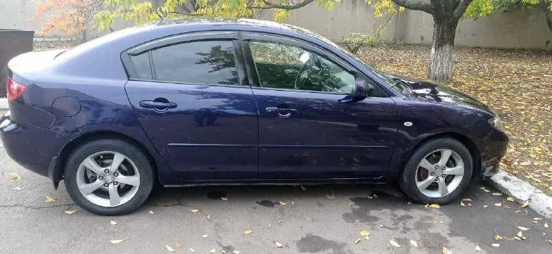 Продам mazda 3 1.6 пробег:329тыс. по комплектации: кондиционер, климат-контроль, мультируль, подогрев передних сидений, подогрев зеркал(все работает) с документами порядок(без штрафов, запретов, ограничений)я владелец, продажа только с полным переоформлением. цена:530 тыс. руб. + торг находится в иловайске +79493837966 📲 tg: denis pilipenko 📞 звоните: +7(949)3837966 - фотография - 5