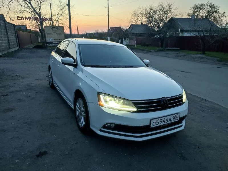Volkswagen jetta 2017 (сша)
1.4 Turbo 6-ст
152 Л. С.
2016 По тп (по vin 2017)
Родной пробег 125 тыс. Миль
Собственник!!
Abs, airbags, мультируль, кондиционер, круиз-контроль, подогрев сидений, цветная многофункциональная магнитола, камера заднего вида и многое другое
Автомобиль полностью обслужен, установлена дорогая оптика, тонировка llumar + лобовое в атермальной пленке, передние и задние фары в бронепленке
R16 диски + зимнюю резину отдам с машиной.
Техническое состояние на 5: двигатель, турбина, коробка aisin - все работает как часы. За машиной следил, вложений не требует.
Цена 1.250 000, торг
Шахтерск
+79495714660
📞 Звоните: +7(949)5714660 - фотография - 2