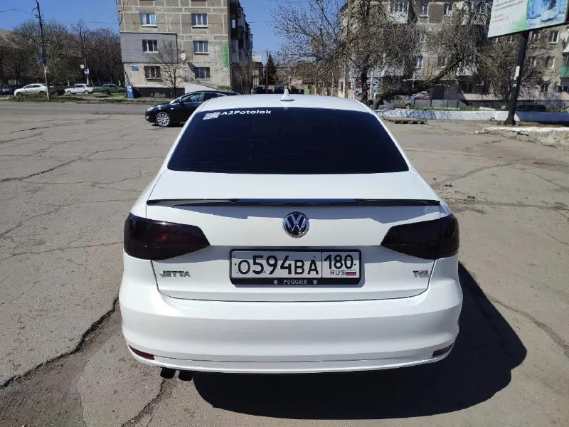 Volkswagen jetta 2017 (сша)
1.4 Turbo 6-ст
152 Л. С.
2016 По тп (по vin 2017)
Родной пробег 125 тыс. Миль
Собственник!!
Abs, airbags, мультируль, кондиционер, круиз-контроль, подогрев сидений, цветная многофункциональная магнитола, камера заднего вида и многое другое
Автомобиль полностью обслужен, установлена дорогая оптика, тонировка llumar + лобовое в атермальной пленке, передние и задние фары в бронепленке
R16 диски + зимнюю резину отдам с машиной.
Техническое состояние на 5: двигатель, турбина, коробка aisin - все работает как часы. За машиной следил, вложений не требует.
Цена 1.250 000, торг
Шахтерск
+79495714660
📞 Звоните: +7(949)5714660 - фотография - 5