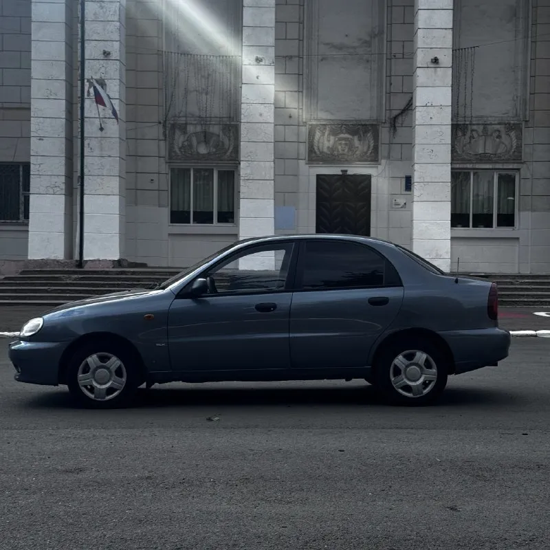 Chevrolet ланос 2006 год выпуска 97300 родного пробега 1 хозяин автомобиль в отличном состоянии в родном окрасе рыжики, гниль отсутствует новая летняя резина сигнализация с автозапуском, доводчиком окон кондиционер (холодит отлично) стеклоподъемники лед туманки гур установлена хорошая музыка салон в отлично состоянии дно в идеале за машину расскажу более подробнее по телефону +7 (949) 462-85-02 385000₽ разумный торг у капота 📞 звоните: +7(949)4628502 - фотография - 2