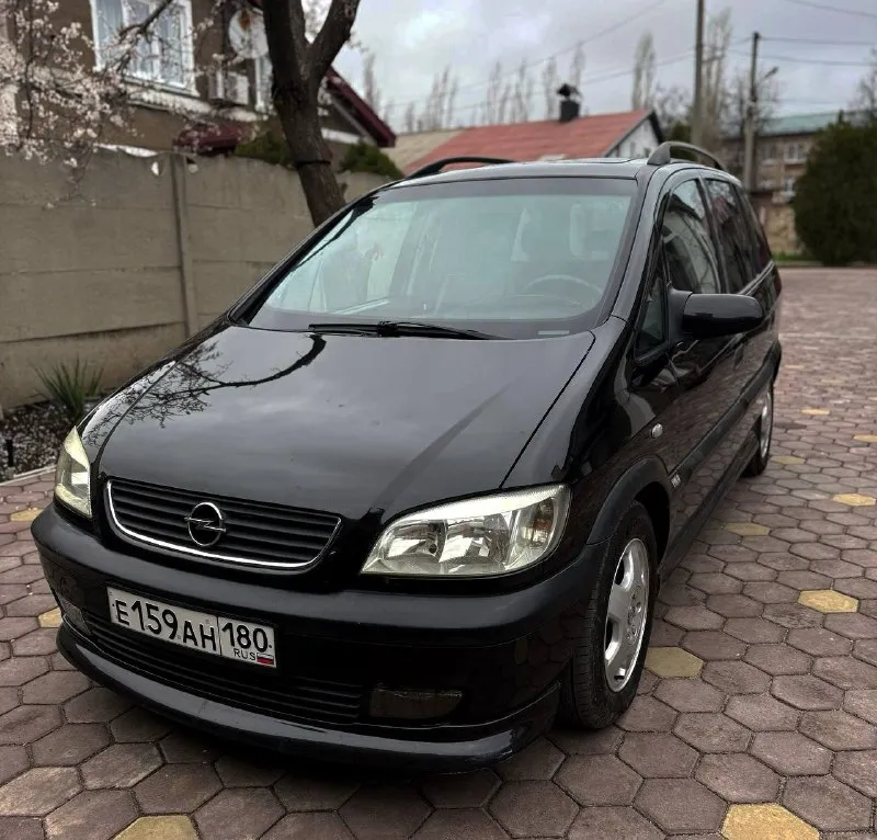 Продам opel zafira 2001 г. в. 📍 город: донецк 🔧 двигатель: 2.2 бензин + газ ⚙️ коробка: механика 💰 цена: 600000руб - торг 🚗 надёжный и вместительный минивэн — отличный вариант для семьи или дальних поездок. семиместная комплектация! ✅ плюсы: двигатель работает отлично, масло не расходует механическая коробка и сцепление в порядке ходовая обслужена, ничего не гремит чистый и аккуратный кожаный салон, люк, подогрев сидений электростеклоподъемники, подушки безопасности, abs летняя резина 🧾 документы в порядке, переоформление без проблем. для связи : +7 949 496 71 76 - никита 📞 звоните: +7(949)4967176 - фотография - 2