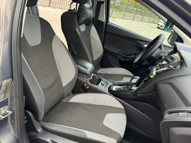 Продам ford focus 3, в отличном состоянии!, 2014 года выпуска, пробег 180.000, двигатель 1.6 125л. с, коробка: автомат 6-ст, авто без дтп!, в родном окрасе, автомобиль ухожен и обсулежен, за авто не стыдно, ходовая часть не стучит, не гремит и т. д, мотор работает отлично, без посторонних звуков, коробка переключает мягко и плавно, без задержек, работает абсолютно всё от а до я. максимальная комплектация: климат контроль, круиз контроль, складывание зеркал, мультируль, 4-эл стеклоподъёмника, подогрев передних сидений, электро привод зеркал, обогрев зеркал, датчик света и дождя, бортовой компьютер, линзованая оптика, противотуманные фары, обогрев лобового, обогрев заднего стекла, мультимедиа с хорошим звуком, парктроники, имеется в машине есть абсолютно все для удобной езды. по документам кристально чистая, любой вид оформления. цена 850.000 возможен торг реальному покупателю! все остальные вопросы по телефону +7 📞 звоните: +7(949)6209974 - фотография - 7