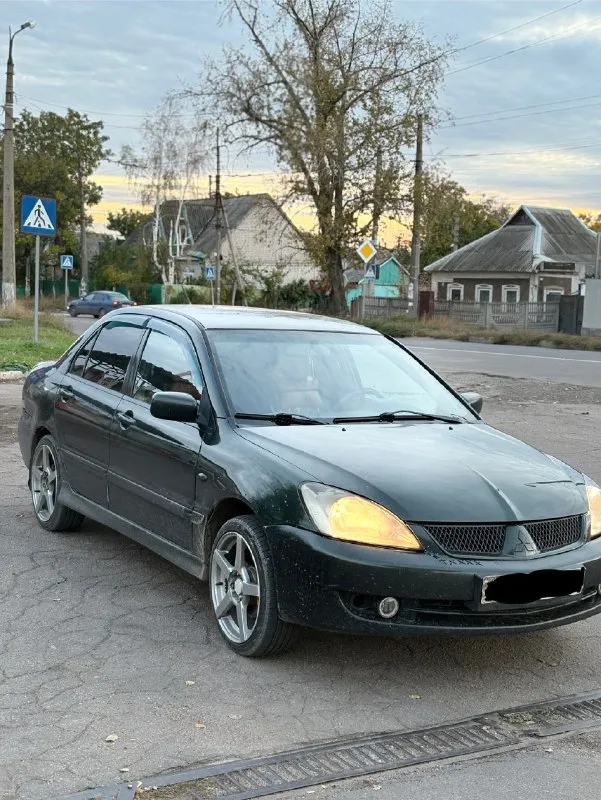 Продам mitsubishi lancer 9 2006 год выпуска машина каждый день на ходу, не разу не подвела двигатель 1.6 работает как часы не троит не дымит коробка механика переключает мягко без хрустов не выбивает по ходовой части на 5+ машина мягкая не смотря на то что на r17 дисках с низкопрофильной резиной салон в идеальном состоянии все сиденья перешиты в кожу + все вставки по салону под цвет сидений, черный потолок по электрике работает все от а до я комплектом донам еще один комплект задних стопов, кондиционер холодит, печка жарит по кузову есть куда приложить руки машине 20 лет, на фото все видно, есть моменты по порогам все остальное в отличном состоянии, стаканы ланжероны на месте без коррозии машина в данный момент снята с учета переоформление на вас на постоянный учет без проблем, готов присутствовать в мрео в общем машина по технике на 5 балов, срочных вложений не требует цена данной машины всего 320.000рублей номер телефона для связи +79494940047 возможен обмен в обе сто 📞 звоните: +7(949)4940047 - фотография - 3