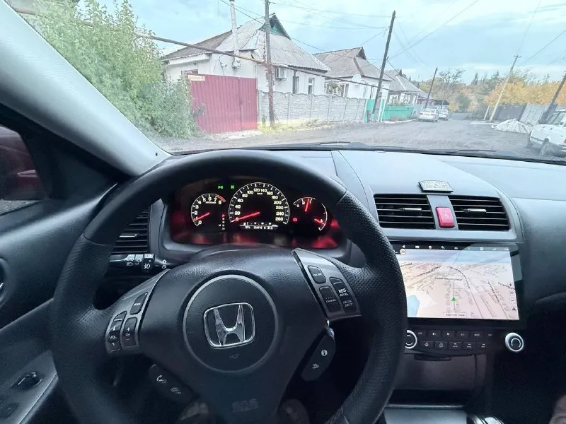 Продается honda accord 7 рестайлинг салон чистый, опрятный и ухоженный. по технике автомобиль обслужен, не требует вложений. максимальная комплектация executive: четыре электростеклоподьемника; электропривод боковых зеркал; электроскладывание боковых зеркал; датчик света; датчик дождя; мультируль; кожаный руль; кожаный салон; круиз контроль; электропривод передних сидений; двухзонный климат контроль; установлена сигнализация; установлено итальянского производства led адаптивные фары оригинальные легкосплавные диски(зима/лето); летняя/зимняя резина; парктроники…. стоимость 900тыс. по всем интересующим вопросам обращаться по номеру телефона: +79493050011 максим макеевка 📞 звоните: +7(949)3050011 - фотография - 10