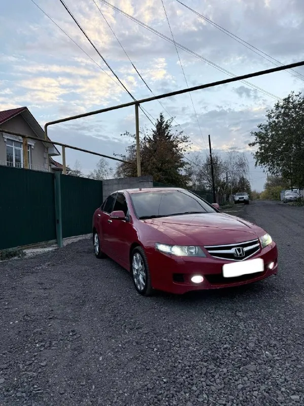 Продается honda accord 7 рестайлинг салон чистый, опрятный и ухоженный. по технике автомобиль обслужен, не требует вложений. максимальная комплектация executive: четыре электростеклоподьемника; электропривод боковых зеркал; электроскладывание боковых зеркал; датчик света; датчик дождя; мультируль; кожаный руль; кожаный салон; круиз контроль; электропривод передних сидений; двухзонный климат контроль; установлена сигнализация; установлено итальянского производства led адаптивные фары оригинальные легкосплавные диски(зима/лето); летняя/зимняя резина; парктроники…. стоимость 900тыс. по всем интересующим вопросам обращаться по номеру телефона: +79493050011 максим макеевка 📞 звоните: +7(949)3050011 - фотография - 2