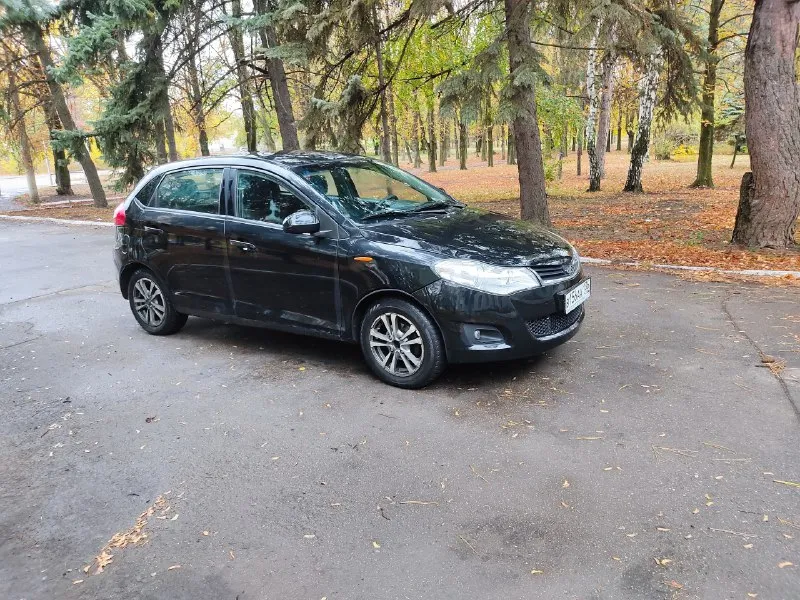 Chery bonus a13, 2012 года выпуска, ищет нового владельца! 🔥 цена: 350 000 рублей. живой торг у капота после осмотра. пробег: 125 000 км. всего 2 собственника. сердце автомобиля – двигатель – бьется ровно и уверенно. коробка переключения передач работает как швейцарские часы. ходовая часть только что вышла из ремонта (осталось лишь выполнить сход-развал). кузов в хорошем состоянии! дно и стаканы – без дыр. полная комплектация, все системы исправны и готовы к работе. незначительные косметические дефекты по лакокрасочному покрытию (сколы и царапины) – лишь легкие штрихи времени, нисколько не влияющие на ходовые качества. с документами полный порядок, переоформление пройдет быстро и без хлопот. звоните, с удовольствием отвечу на все ваши вопросы! осмотр в макеевке. +79493210404 📞 звоните: +7(949)3210404 - фотография - 3