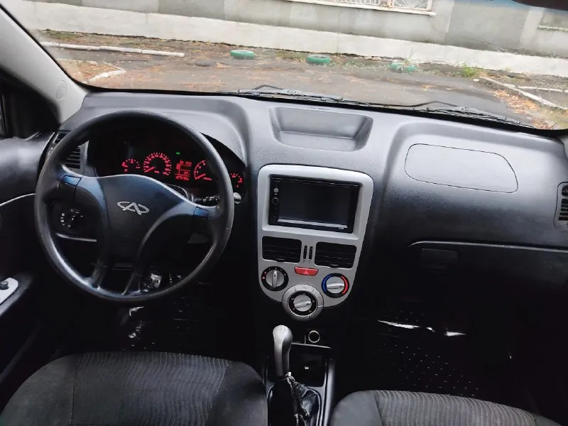 Chery bonus a13, 2012 года выпуска, ищет нового владельца! 🔥 цена: 350 000 рублей. живой торг у капота после осмотра. пробег: 125 000 км. всего 2 собственника. сердце автомобиля – двигатель – бьется ровно и уверенно. коробка переключения передач работает как швейцарские часы. ходовая часть только что вышла из ремонта (осталось лишь выполнить сход-развал). кузов в хорошем состоянии! дно и стаканы – без дыр. полная комплектация, все системы исправны и готовы к работе. незначительные косметические дефекты по лакокрасочному покрытию (сколы и царапины) – лишь легкие штрихи времени, нисколько не влияющие на ходовые качества. с документами полный порядок, переоформление пройдет быстро и без хлопот. звоните, с удовольствием отвечу на все ваши вопросы! осмотр в макеевке. +79493210404 📞 звоните: +7(949)3210404 - фотография - 6