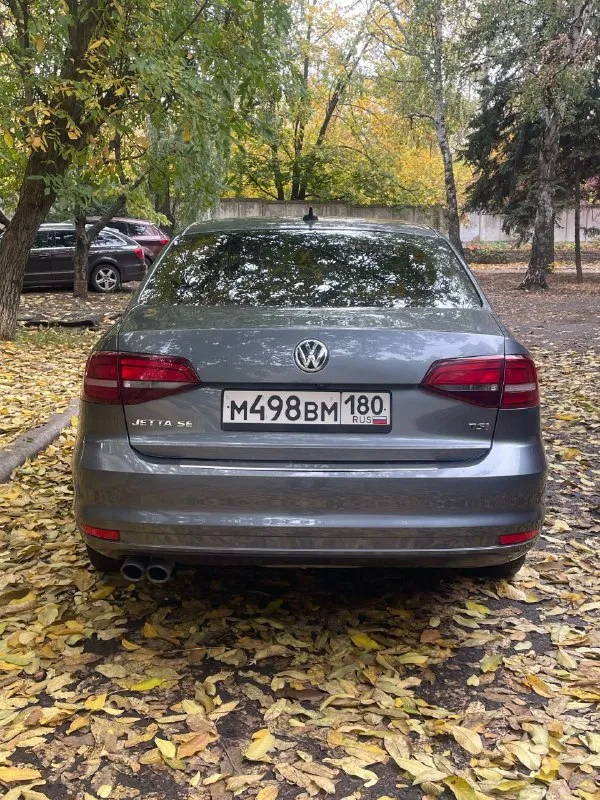Продам wolkswagen jetta 2017 года
Пробег 102 тысячи
Стекла родные
Двигатель 1,4 турбо(150 л. С, работает отлично, без посторонних шумов, масло менялось каждые 7 тысяч, не дымит, масло не ест, от слова совсем
Коробка автомат aisin, переключает шикарно, без задержек, затупов и так далее, недавно заменено масло с фильтром,6 ступенчатая
Ходовая вся сделанная полностью, без стуков грюков и так далее
Салон кожа, чистый, не затертый, без дырок и так далее
По комплектации: датчик дождя, датчик света, мультируль, ,4 стеклоподьемника, электрорегулировка зеркал, подгрев сидений, ,подогрев зеркал, люк, кондиционер, фары с дхо, слепые зоны, асистент от столкновения, старт-стоп
Богатая комплектация вообщем
По документам все отлично, полное переоформление
Цена 1,250тысяч(торг у капота)
+79495800535 - фотография - 4