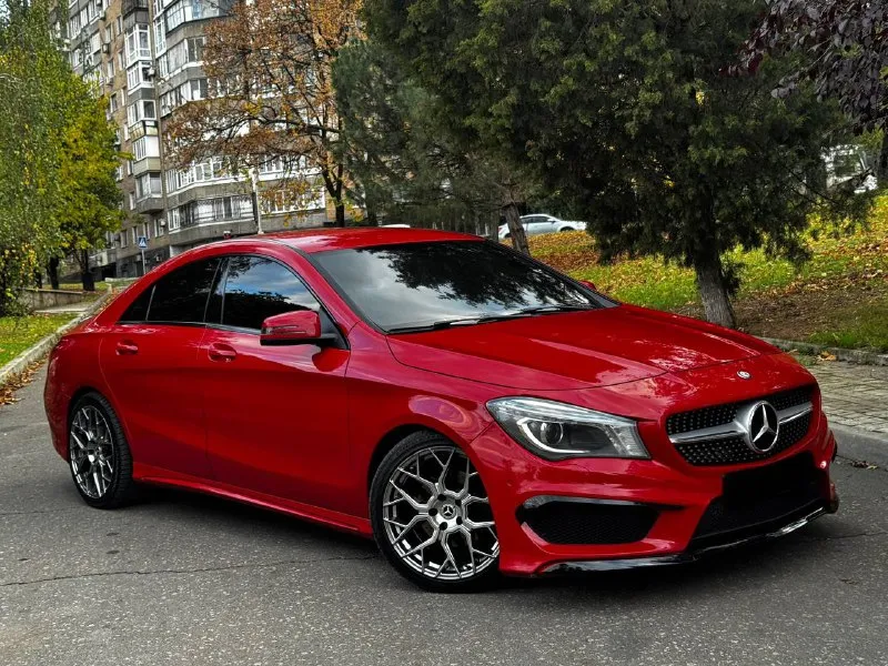 Продам красивый современный седан mercedes cla 2016 года автомобиль в красивом красном цвете, очень ярко выглядит на дороге. тянет за собой взгляды. выглядит очень современно. черты кузова очень красивые. по кузову без замечаний, машина в родной краске! без дтп и расчётов. выглядит очень достойно, как на фотографиях! бензиновый, работает превосходно, не троит и не дымит. обслужен полностью, также есть все чеки и гарантии по обслуживанию ходовой части и коробки. машина в отличном техническом состоянии, в обслуживании не нуждается! в жирной комплектации, спорт сидения, многозонный климат контроль, подогрев сидений, дистроник, обнаруживание пешеходов, слепые зоны, черный потолок, красивые большие колёса, 2 комплекта резины, 2 комплекта ключей, стоит приятный выхлоп на заслонках. автомобиль подойдёт как и для семьи так и для молодёжи. цена 1.580.000, возможен торг быстрому покупателю! ☎️ +7 (949) 453-80-40 📞 звоните: +7(949)4538040 - фотография - 3