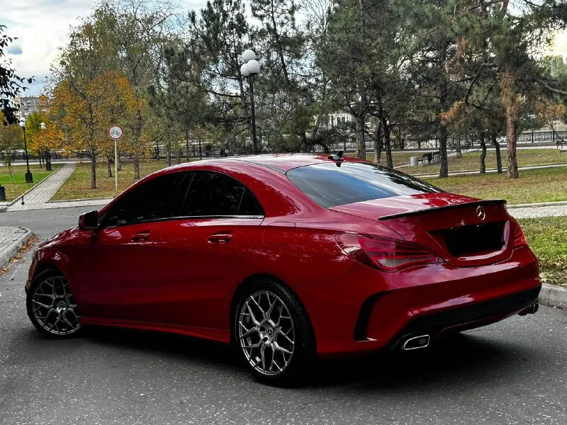 Продам красивый современный седан mercedes cla 2016 года автомобиль в красивом красном цвете, очень ярко выглядит на дороге. тянет за собой взгляды. выглядит очень современно. черты кузова очень красивые. по кузову без замечаний, машина в родной краске! без дтп и расчётов. выглядит очень достойно, как на фотографиях! бензиновый, работает превосходно, не троит и не дымит. обслужен полностью, также есть все чеки и гарантии по обслуживанию ходовой части и коробки. машина в отличном техническом состоянии, в обслуживании не нуждается! в жирной комплектации, спорт сидения, многозонный климат контроль, подогрев сидений, дистроник, обнаруживание пешеходов, слепые зоны, черный потолок, красивые большие колёса, 2 комплекта резины, 2 комплекта ключей, стоит приятный выхлоп на заслонках. автомобиль подойдёт как и для семьи так и для молодёжи. цена 1.580.000, возможен торг быстрому покупателю! ☎️ +7 (949) 453-80-40 📞 звоните: +7(949)4538040 - фотография - 6