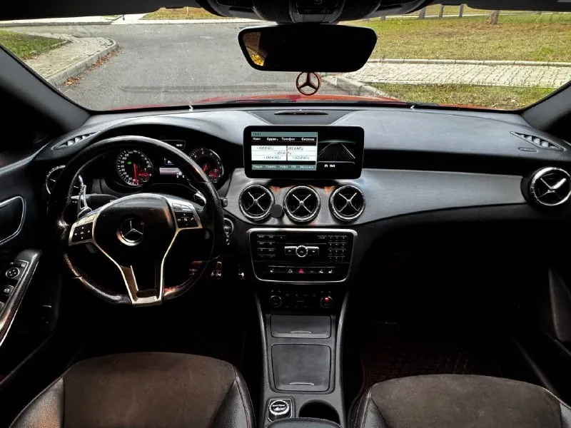Продам красивый современный седан mercedes cla 2016 года автомобиль в красивом красном цвете, очень ярко выглядит на дороге. тянет за собой взгляды. выглядит очень современно. черты кузова очень красивые. по кузову без замечаний, машина в родной краске! без дтп и расчётов. выглядит очень достойно, как на фотографиях! бензиновый, работает превосходно, не троит и не дымит. обслужен полностью, также есть все чеки и гарантии по обслуживанию ходовой части и коробки. машина в отличном техническом состоянии, в обслуживании не нуждается! в жирной комплектации, спорт сидения, многозонный климат контроль, подогрев сидений, дистроник, обнаруживание пешеходов, слепые зоны, черный потолок, красивые большие колёса, 2 комплекта резины, 2 комплекта ключей, стоит приятный выхлоп на заслонках. автомобиль подойдёт как и для семьи так и для молодёжи. цена 1.580.000, возможен торг быстрому покупателю! ☎️ +7 (949) 453-80-40 📞 звоните: +7(949)4538040 - фотография - 7